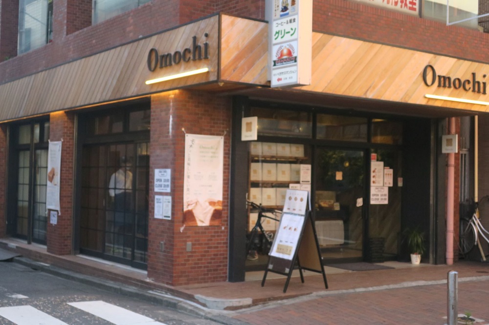 2019年11月、ラゾーナ川崎の近くに「Omochi」の本店となる1号店をオープン