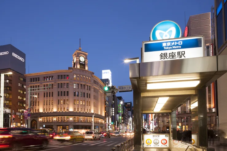 銀座駅入り口と周辺の画像