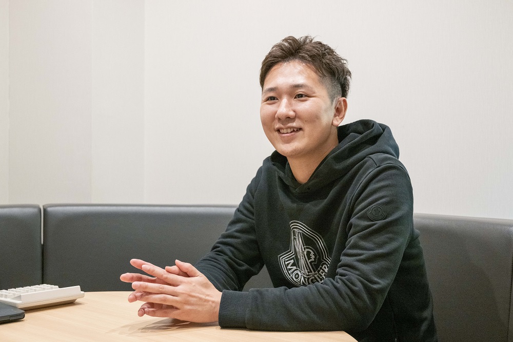 地雷也グループ代表の小林さんは33歳。17歳で起業。19歳で青森市内に居酒屋を開業して以来、14年間で青森市内No.1レベルの飲食業を築き上げた