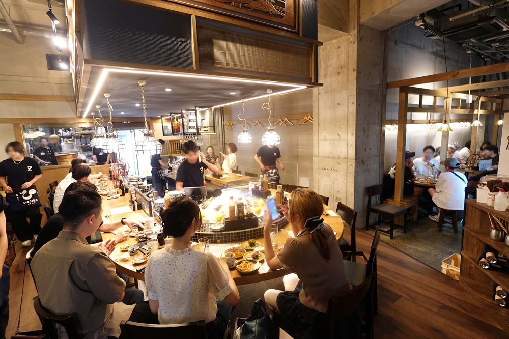 東京・新橋の「ひまり商店」は、Dazyの居酒屋の象徴的な業態となっている