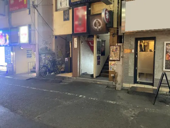 西武新宿の事務所仕様店舗物件の外観