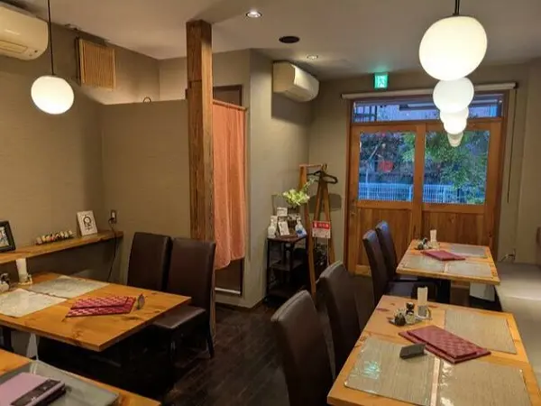 中華料理の居抜き物件の内装