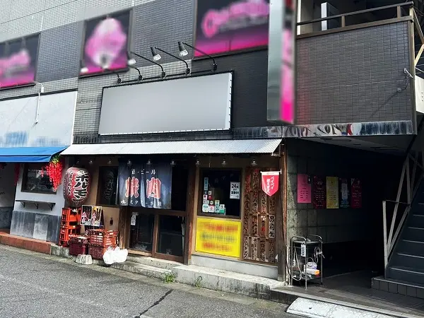 柏の焼肉屋居抜きのエントランス