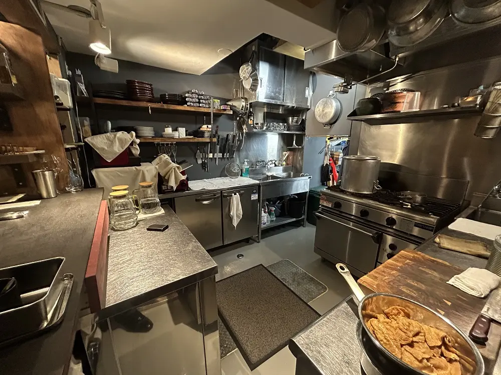 イタリアンの居抜き物件の厨房