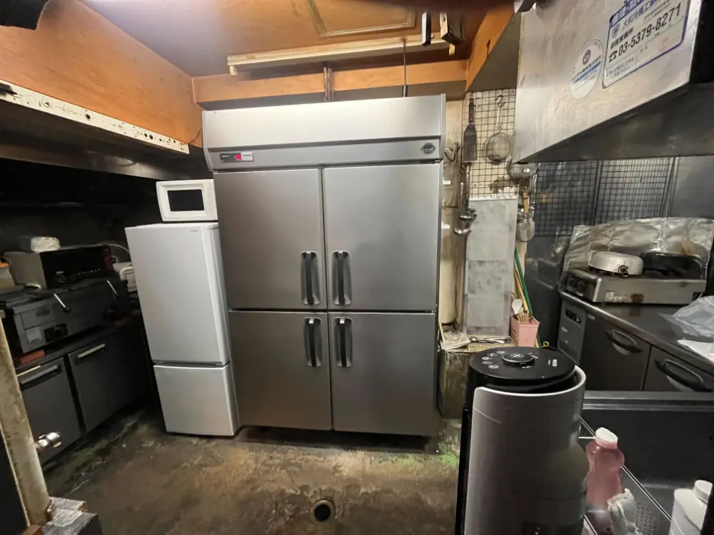 新宿御苑前の居酒屋居抜きの厨房