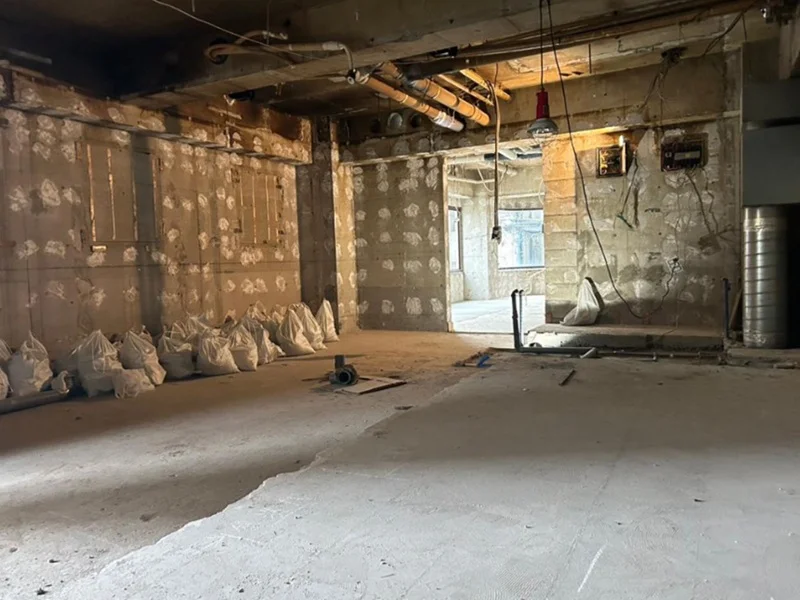 貸店舗(スケルトン)の内装