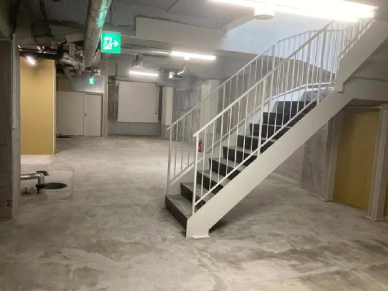 貸店舗(スケルトン)の内装