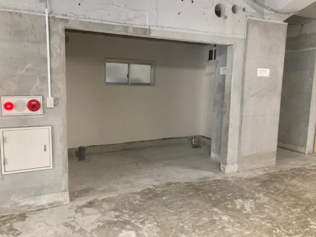 赤坂見附のスケルトン物件の内装