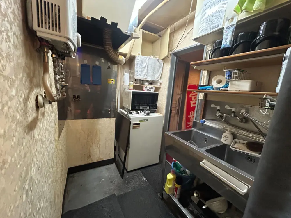 スナック・パブの居抜き物件の厨房