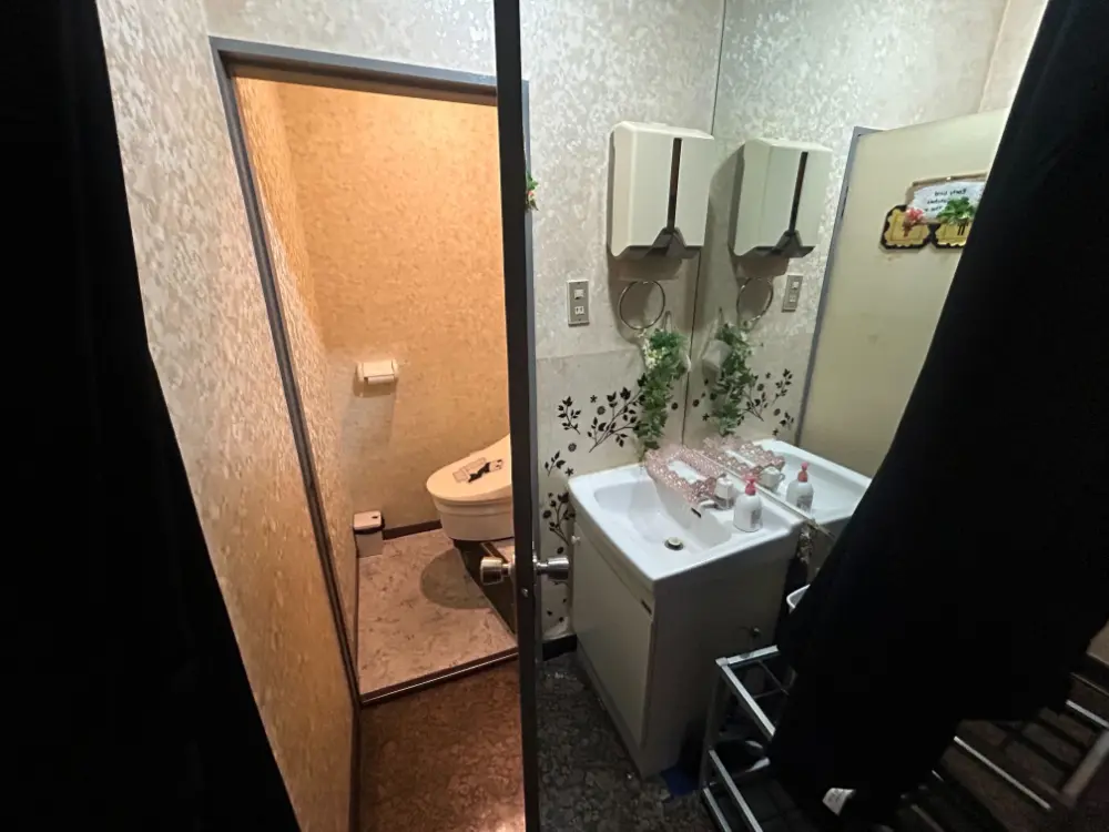 川口のスナック・パブ居抜きのトイレ