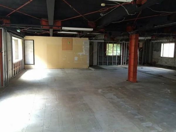 貸店舗(スケルトン)の内装