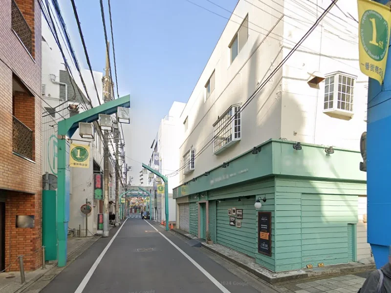 平塚のスケルトン店舗物件の外観