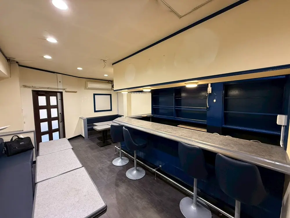 方南町の居抜き店舗の内装