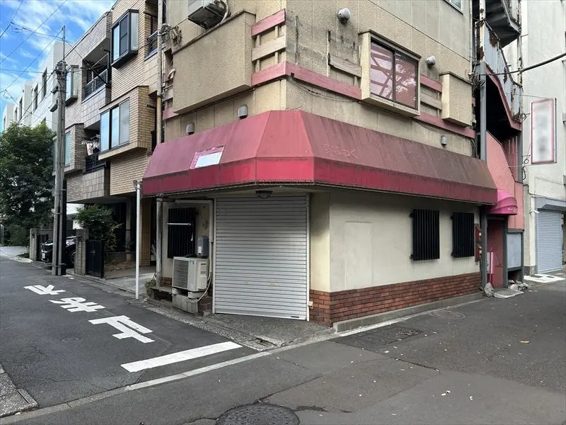 方南町のスナック・パブ居抜きのエントランス