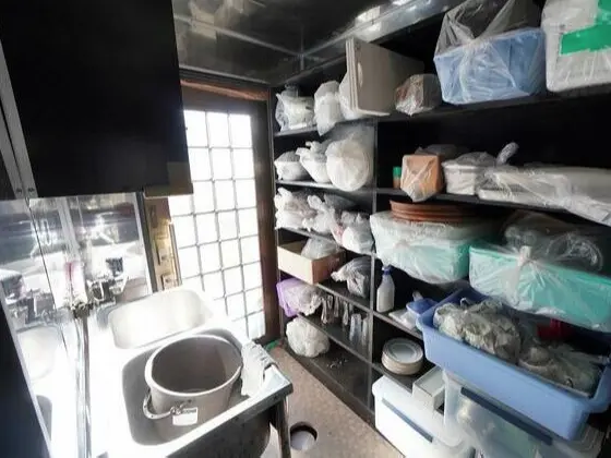 ダイニングバーの居抜き物件の厨房