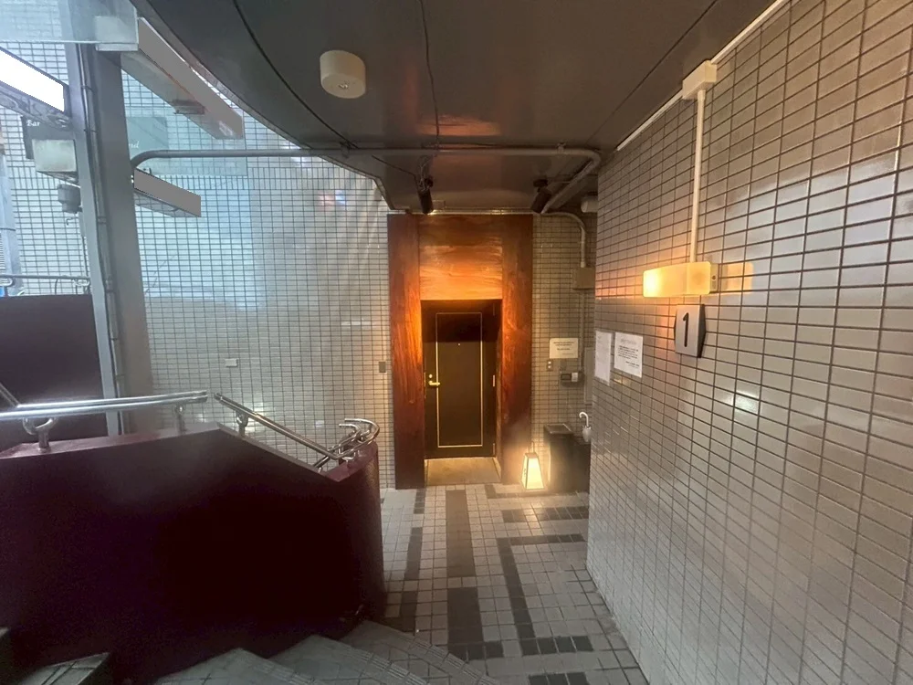 六本木の焼肉屋居抜きのエントランス