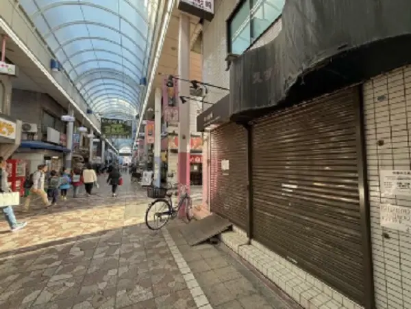 貸店舗(スケルトン)の外観