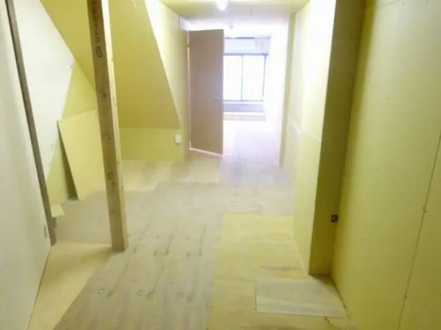 貸店舗(スケルトン)の内装