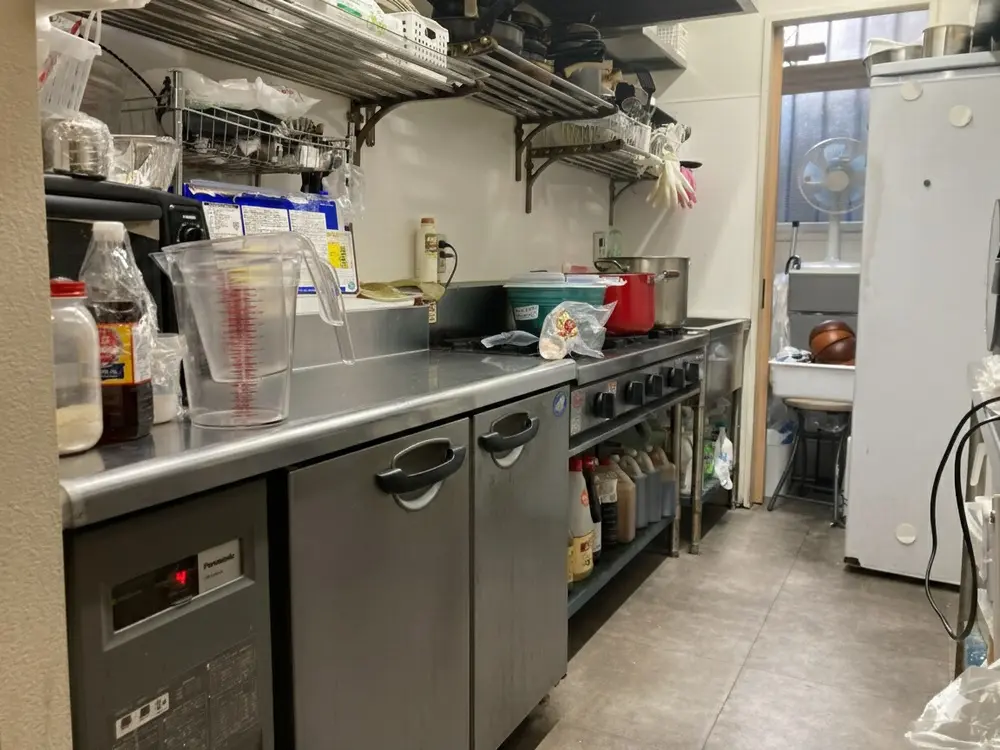 西新井の居抜き店舗の厨房
