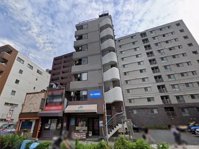 阪東橋の事務所仕様物件の外観