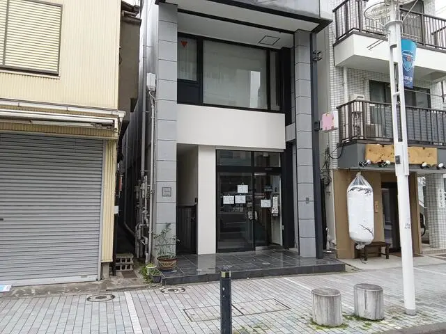 テイクアウトの居抜き物件の外観