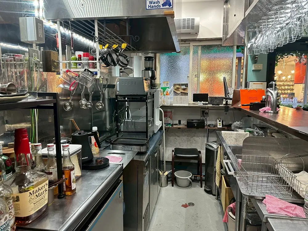 代官山の居抜き店舗の厨房