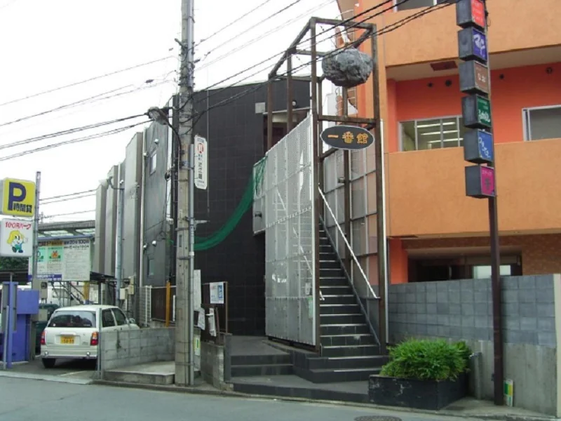 清瀬のスナック・パブ居抜きの外観