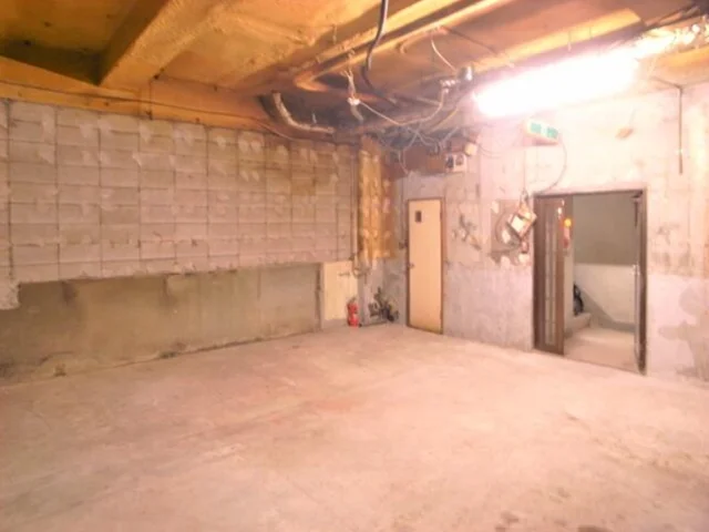 貸店舗(スケルトン)の内装