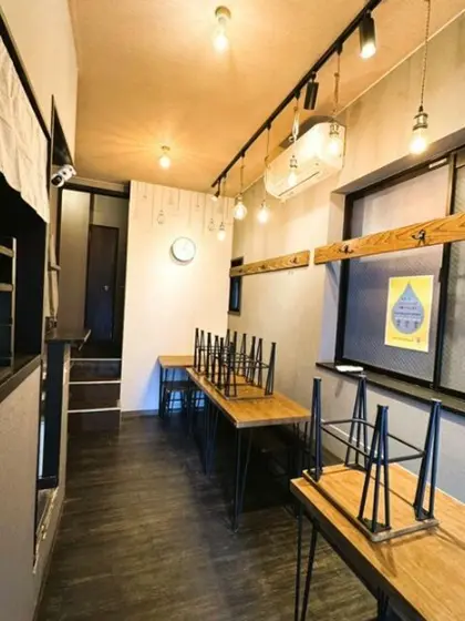 入谷の居抜き店舗の内装