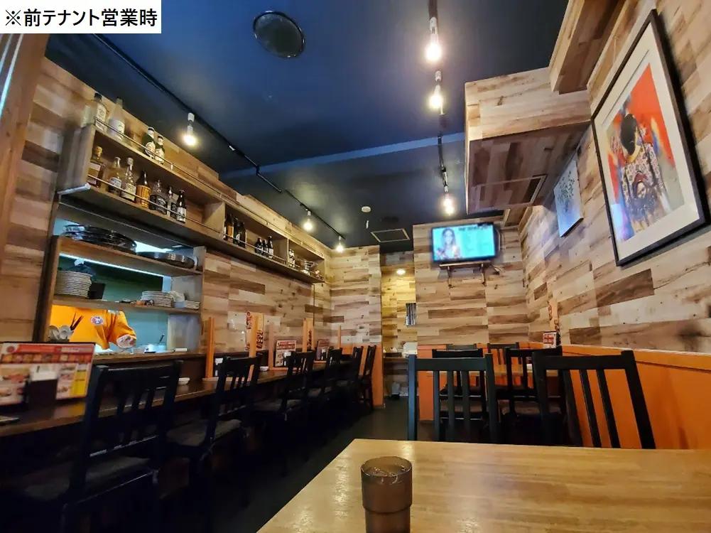 平塚のインド・ネパール料理居抜きの内装