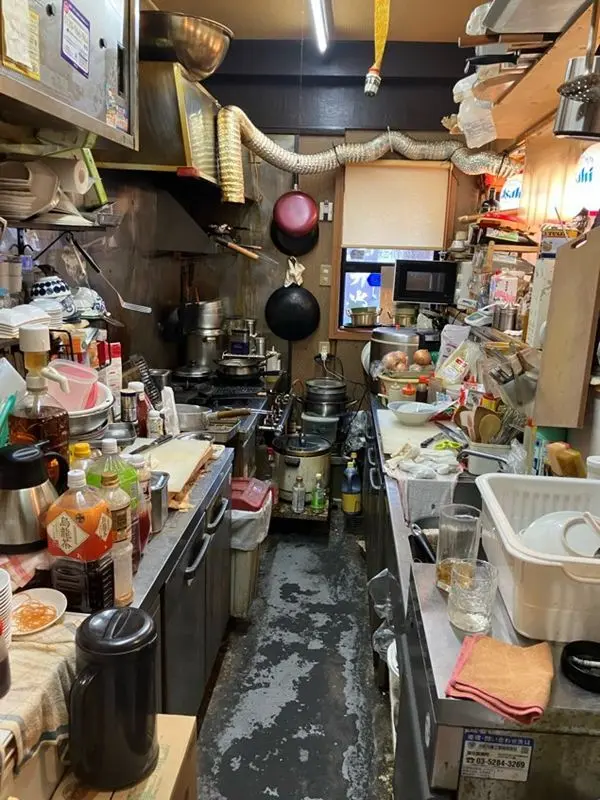 居酒屋の居抜き物件の厨房