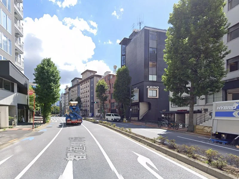 外苑前のスケルトン物件の外観