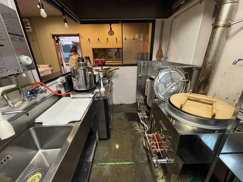 小田急相模原のラーメン居抜きの厨房