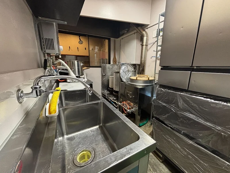 小田急相模原の居抜き店舗の厨房
