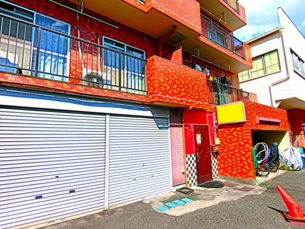 雑色のBAR・ショットバー居抜きの外観