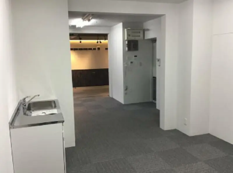 菊名の事務所仕様店舗物件の内装