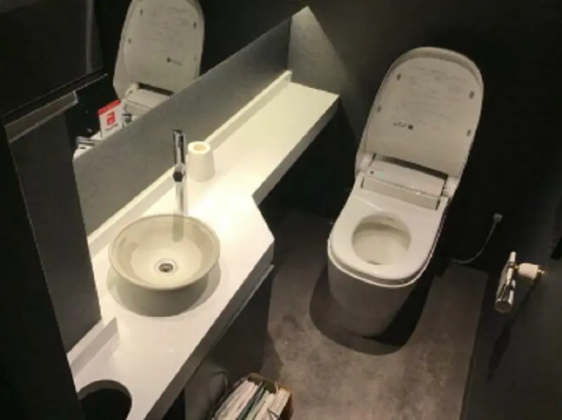 菊名の事務所仕様物件のトイレ