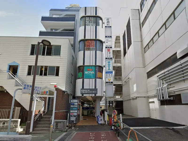 貸店舗(スケルトン)の外観