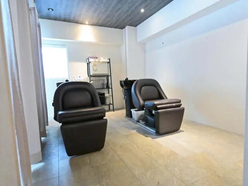 新宿の美容室・理容室居抜きの内装