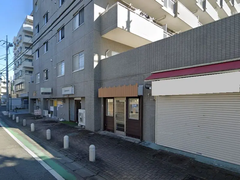 テイクアウトの居抜き物件のエントランス