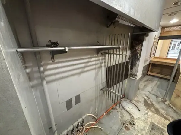 高田馬場のラーメン居抜きの厨房