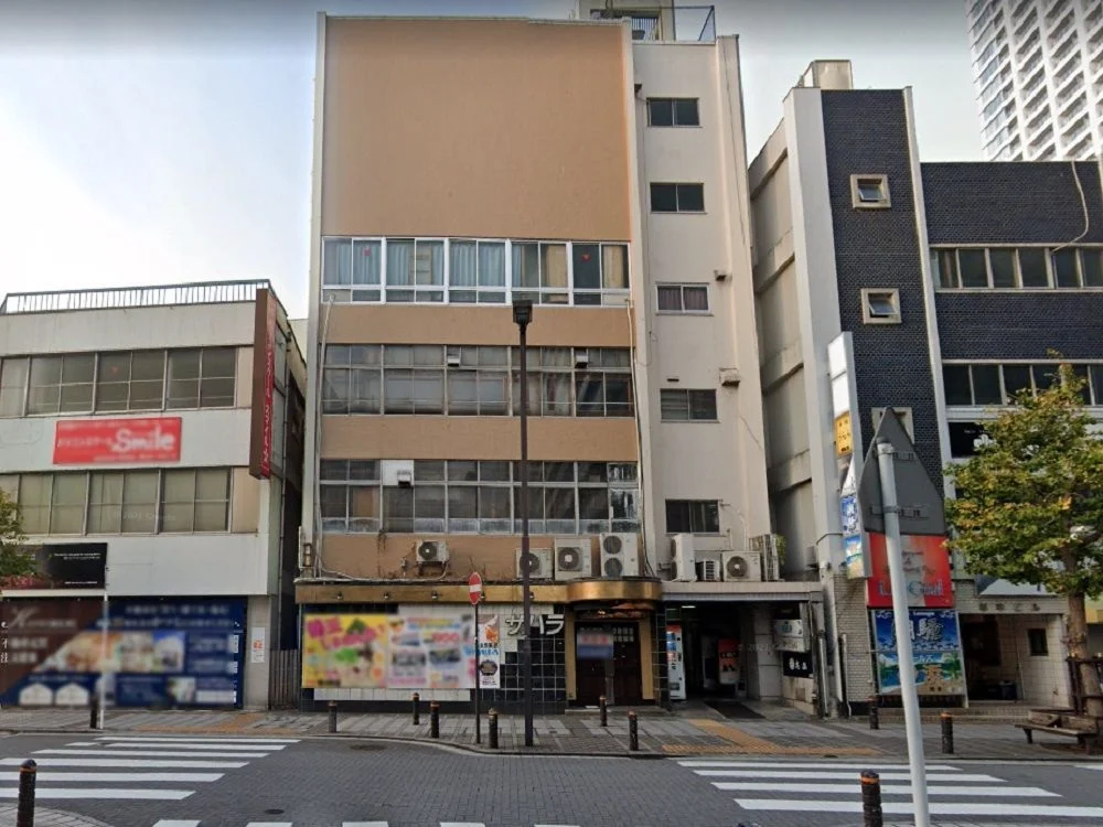 横須賀中央の居抜き店舗の外観