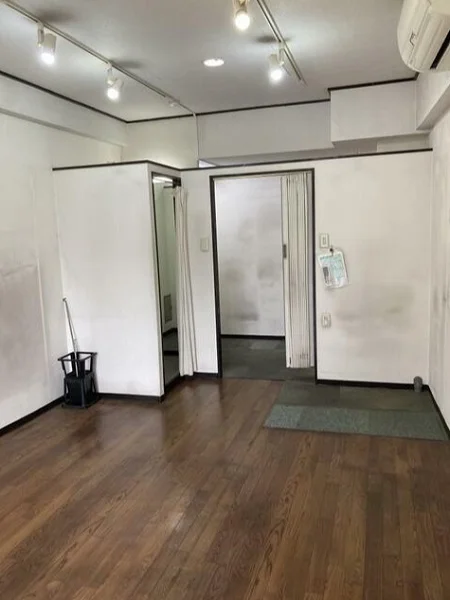 貸店舗(事務所仕様)の内装