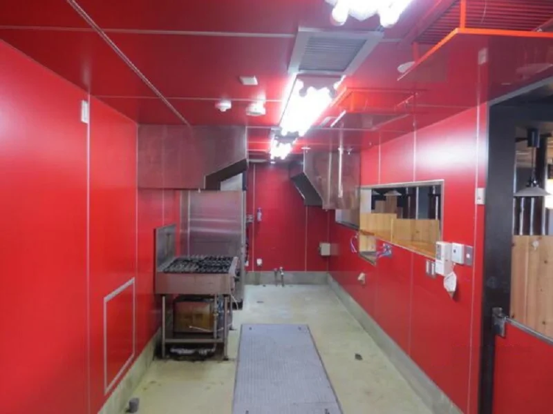 秋川の居抜き店舗の厨房