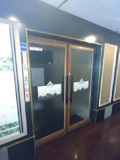 スナック・パブの居抜き物件のエントランス