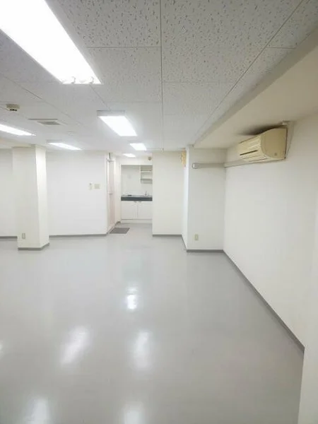 菊川の事務所仕様店舗物件の内装