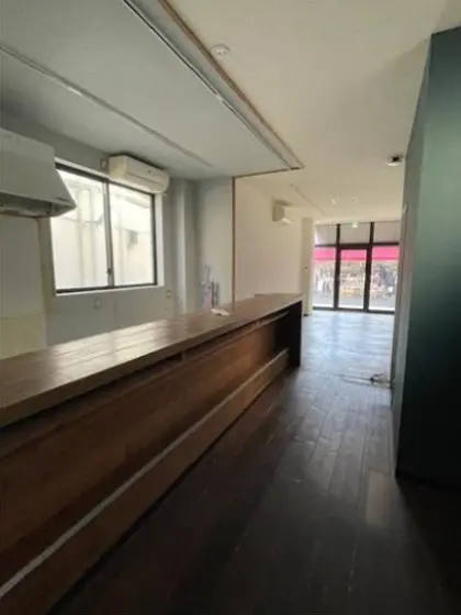 上板橋のスケルトン店舗物件の内装