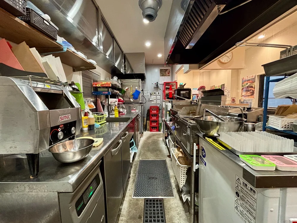 京成小岩のダイニングバー居抜きの厨房