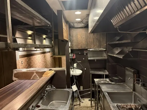 大山のダイニングバー居抜きの厨房