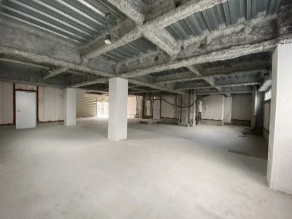 貸店舗(スケルトン)の内装